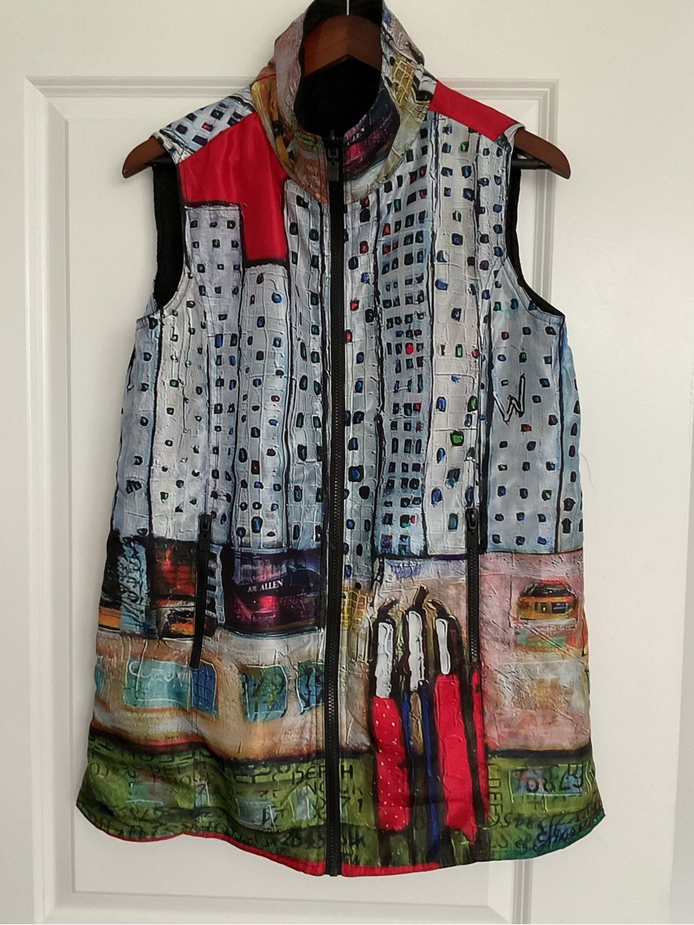 UBU reversible puffy black/ NYC art sleeveless long vest small